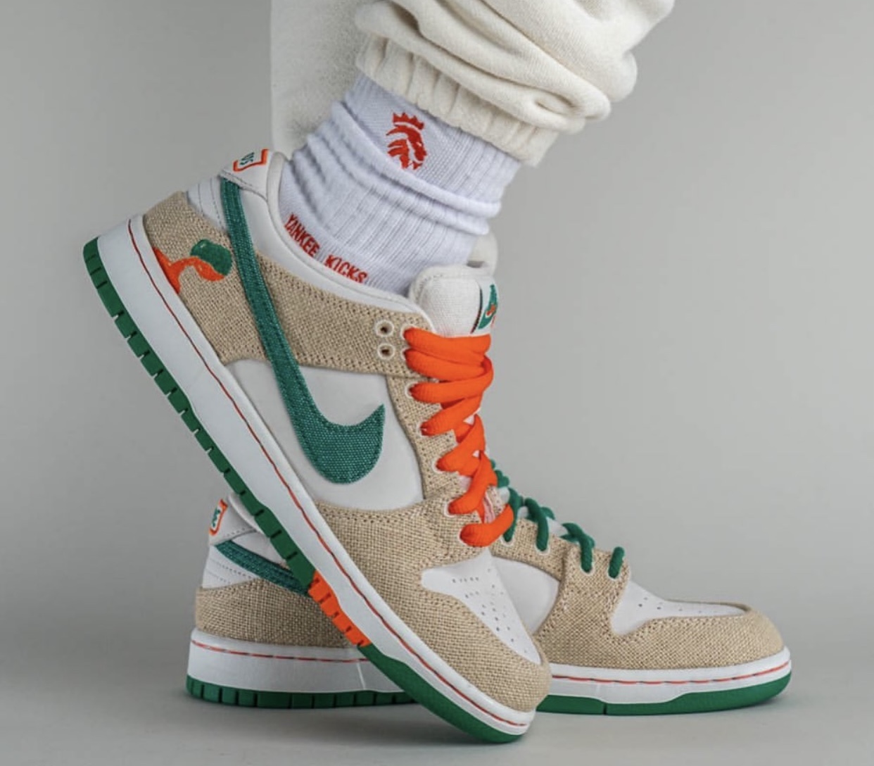 Jarritos Nike SB Dunk Low FD0860-001 On-Feet