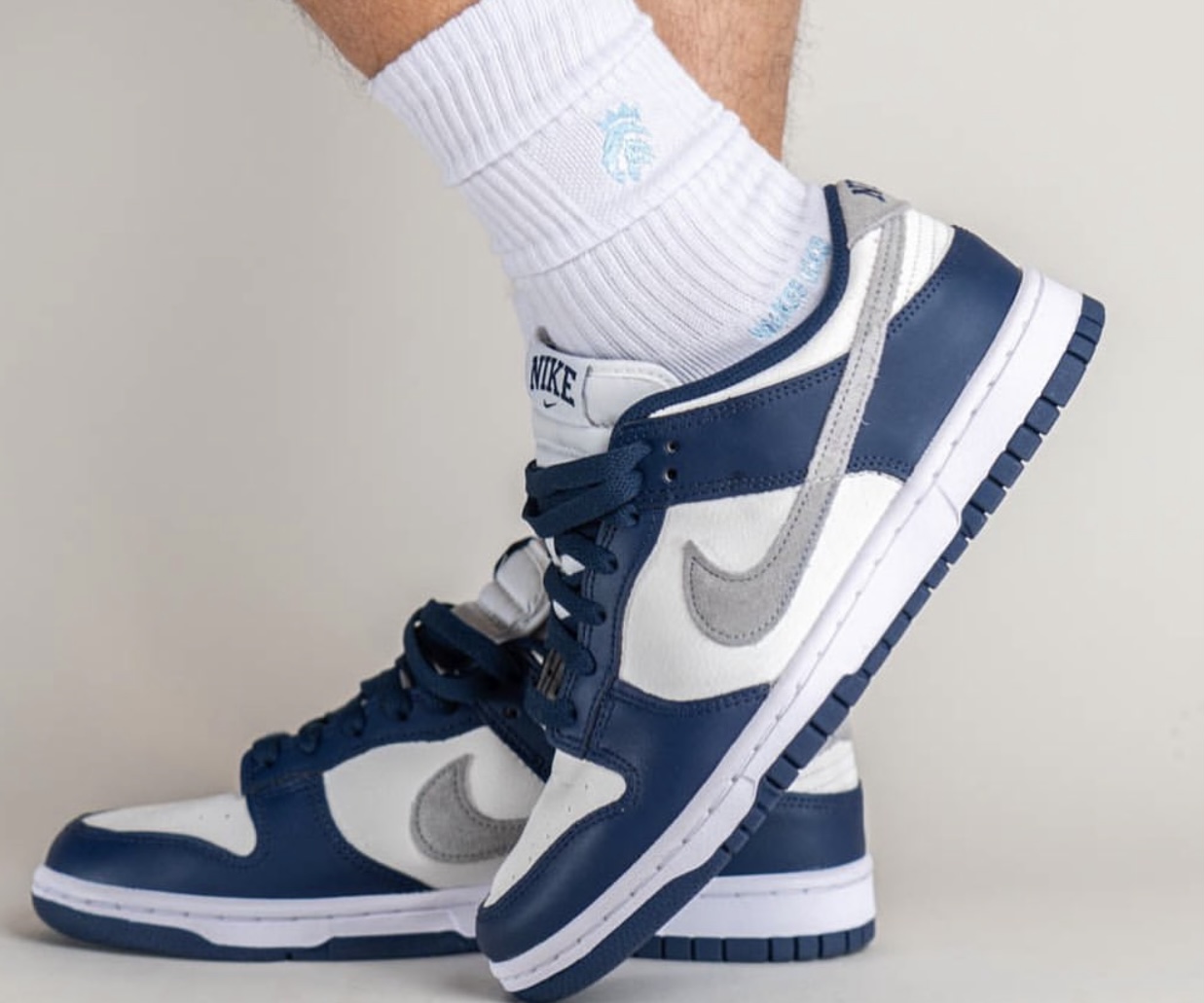 Nike Dunk Low Midnight Navy FD9749-400 On-Feet