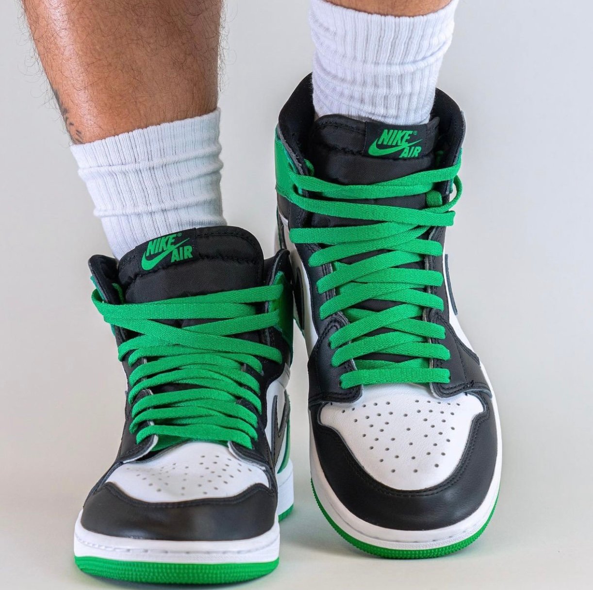 Air Jordan 1 Lucky Green DZ5485-031 On-Feet