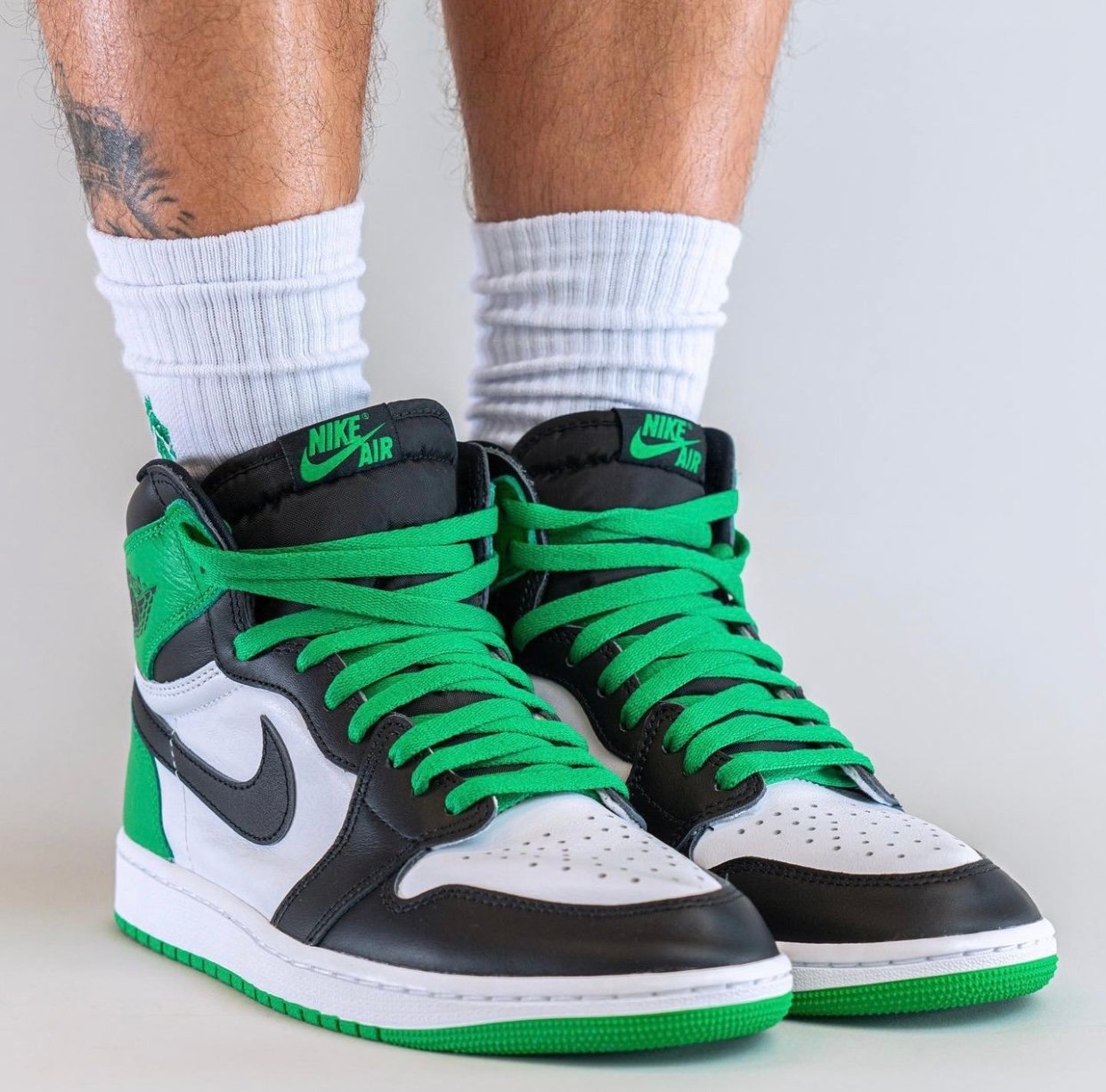 Air Jordan 1 Lucky Green DZ5485-031 On-Feet