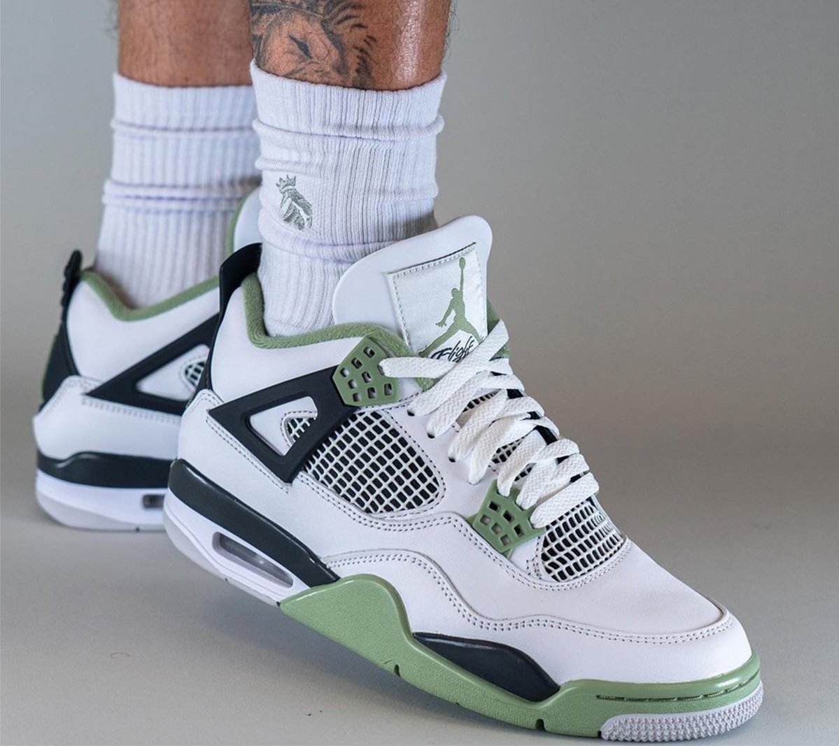 Air Jordan 4 Seafoam AQ9129-103 On-Feet