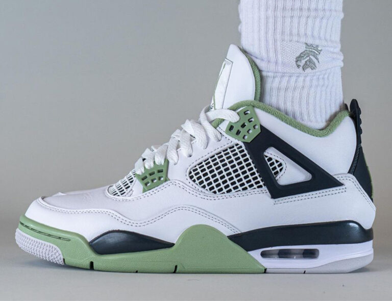 Nike Airjordan4 sea foam/ oil green 28cm