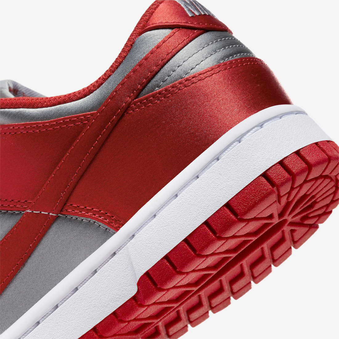 Nike Dunk Low UNLV Satin Release DX5931-001