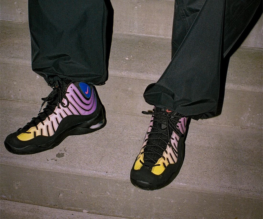Supreme Nike Air Bakin Black On-Feet