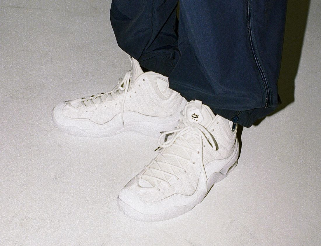 Supreme Nike Air Bakin White On-Feet