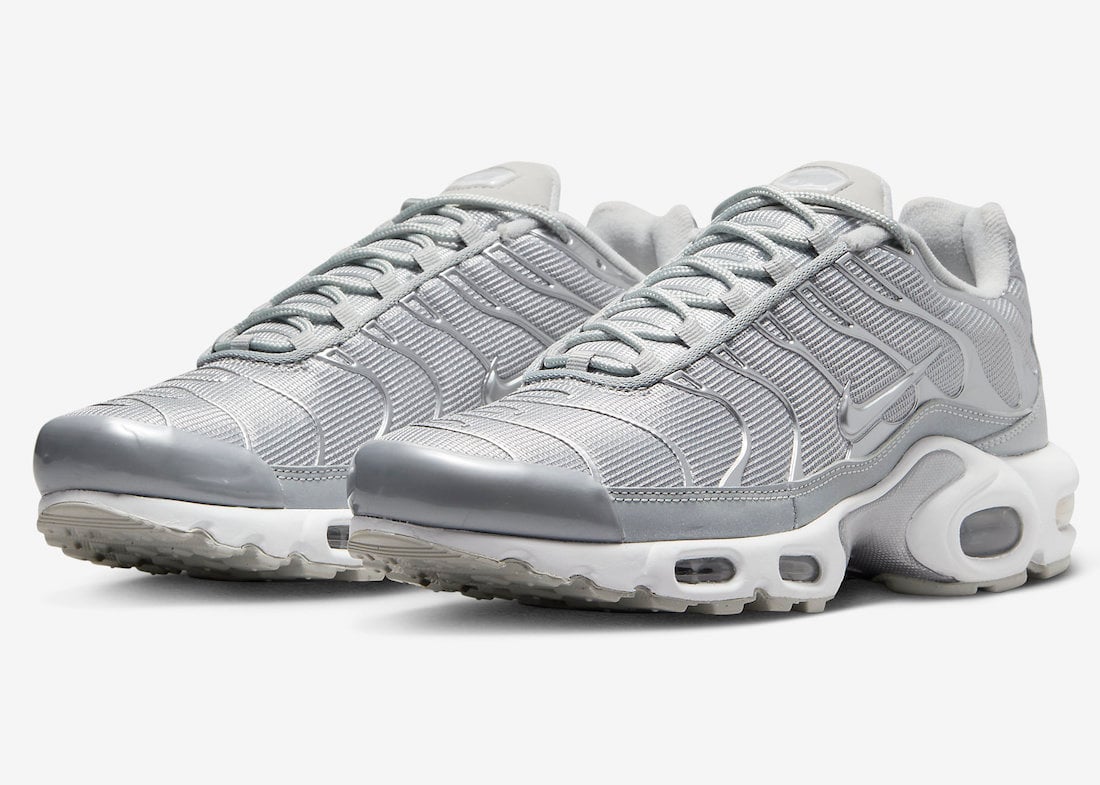 Nike Air Max Plus Metallic Silver Grey Fog FJ1012-095 Release Date Info