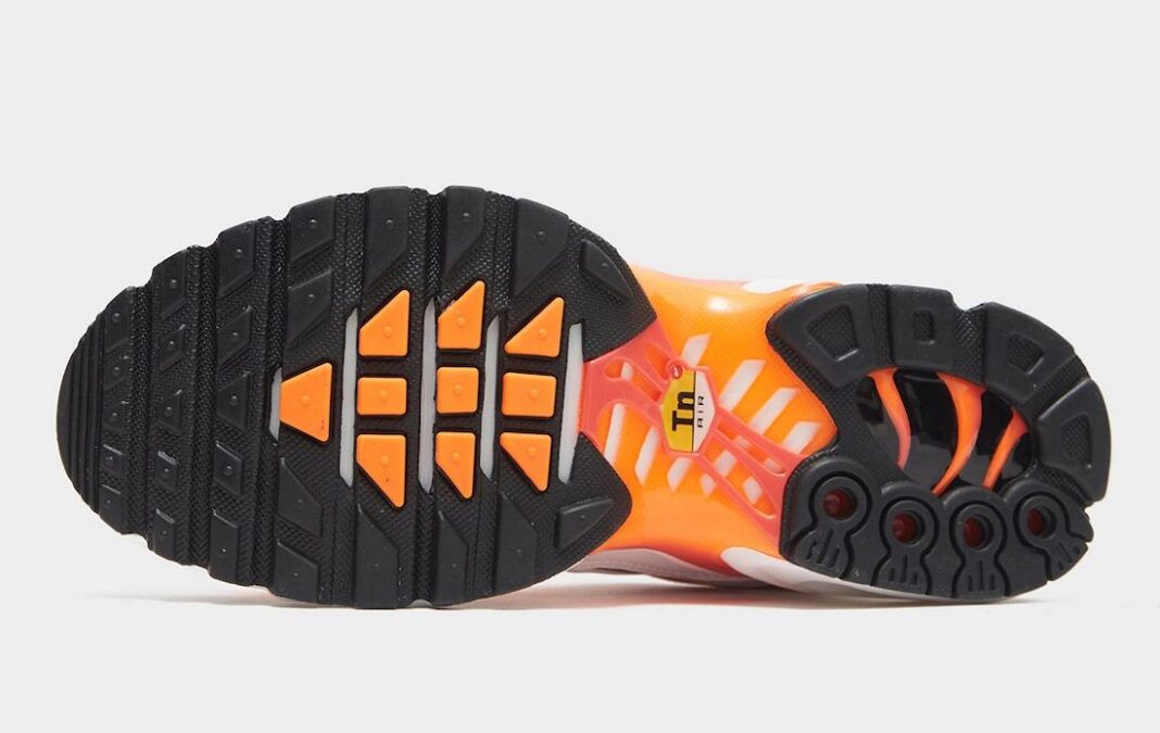 all white nike air max plus