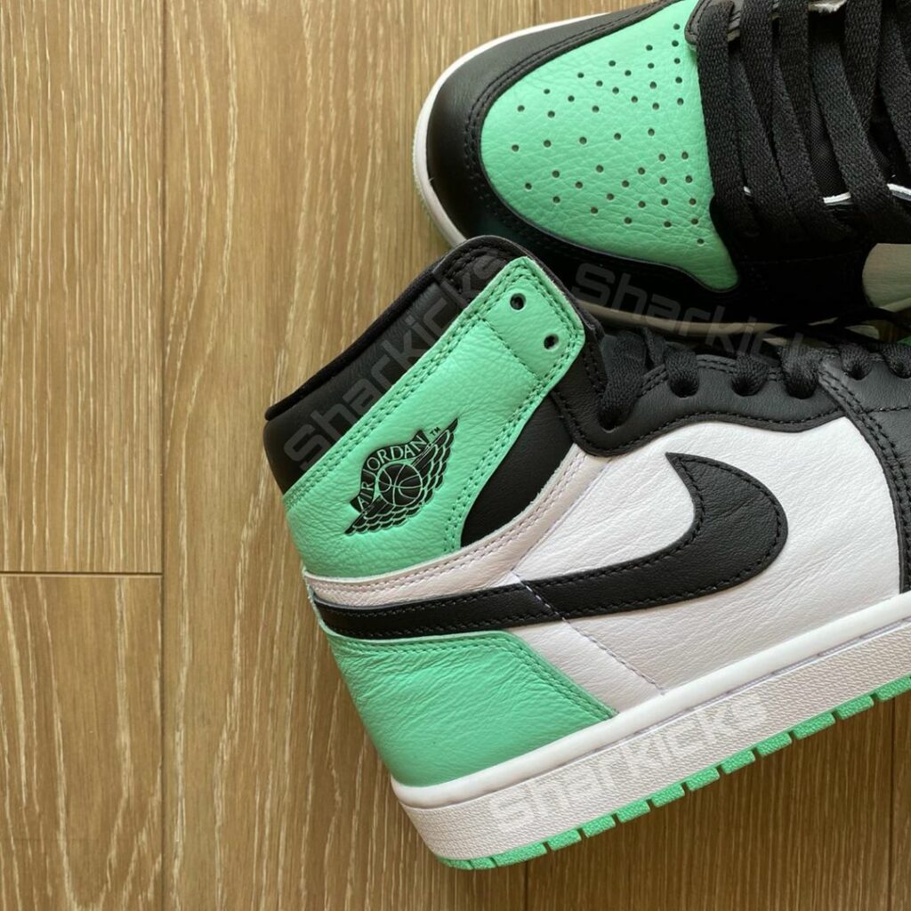 Air Jordan 1 High OG Green Glow 2024