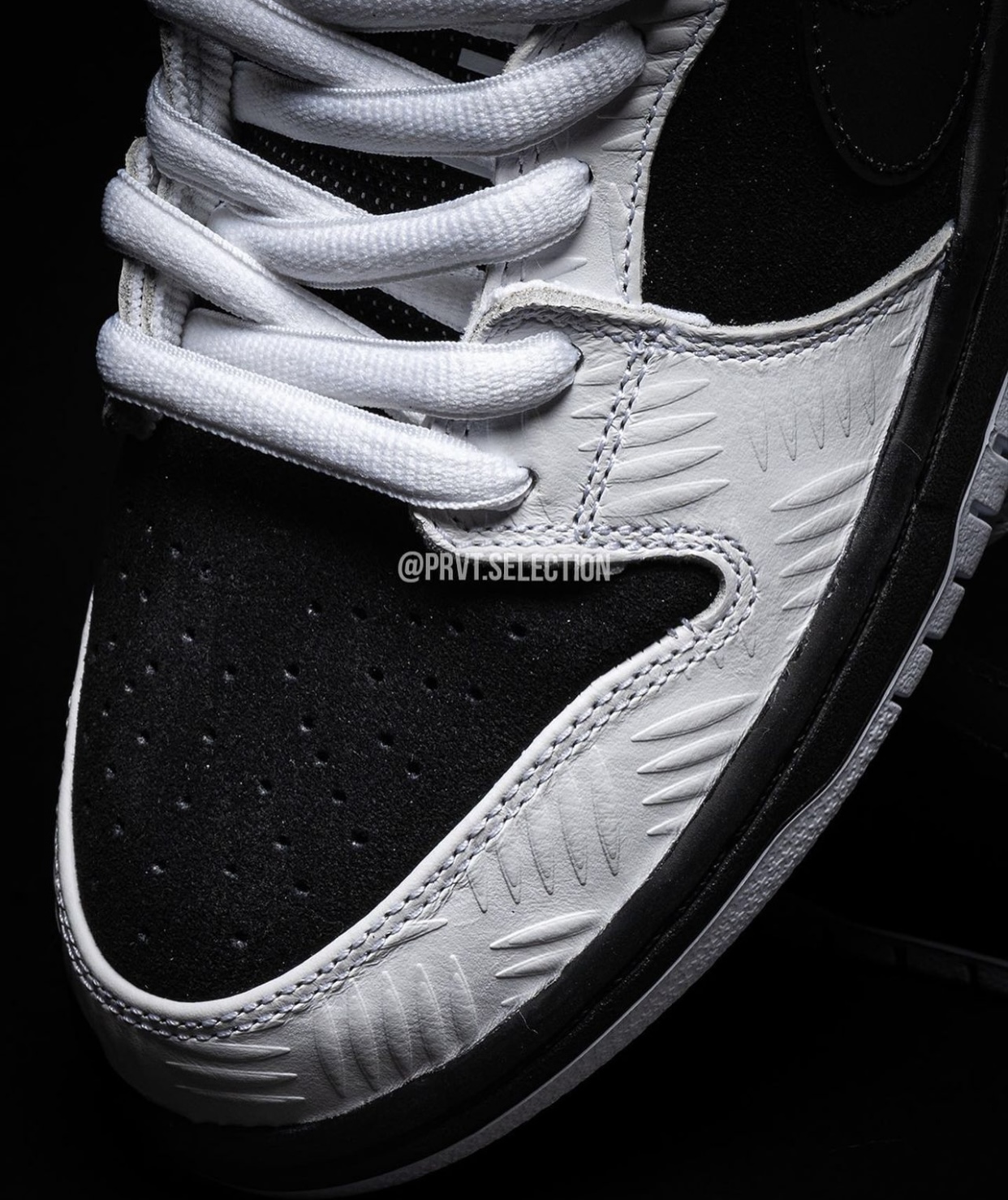 TIGHTBOOTH Nike SB Dunk Low FD2629-100 Release Info