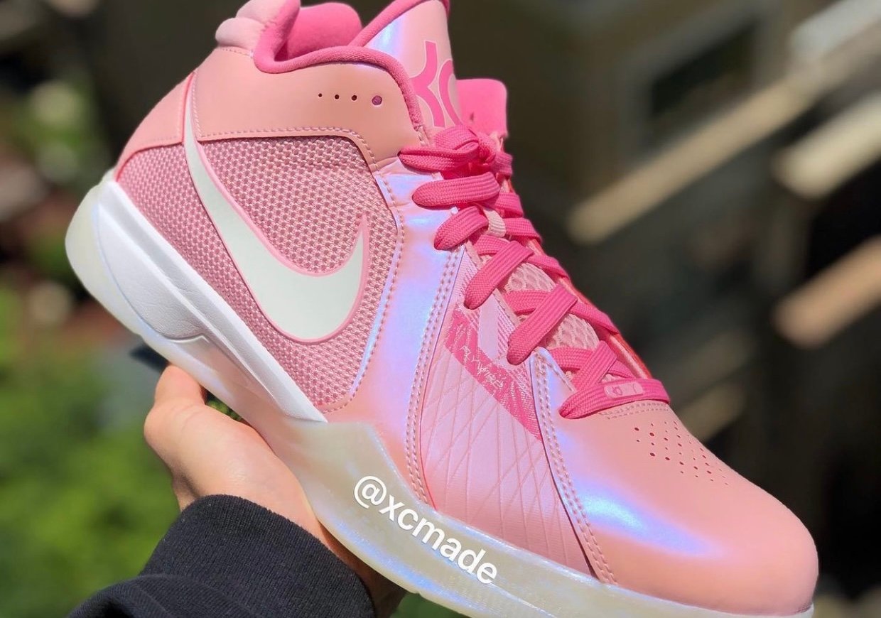 A Closer Look at the Nike KD 3 ‘Aunt Pearl’