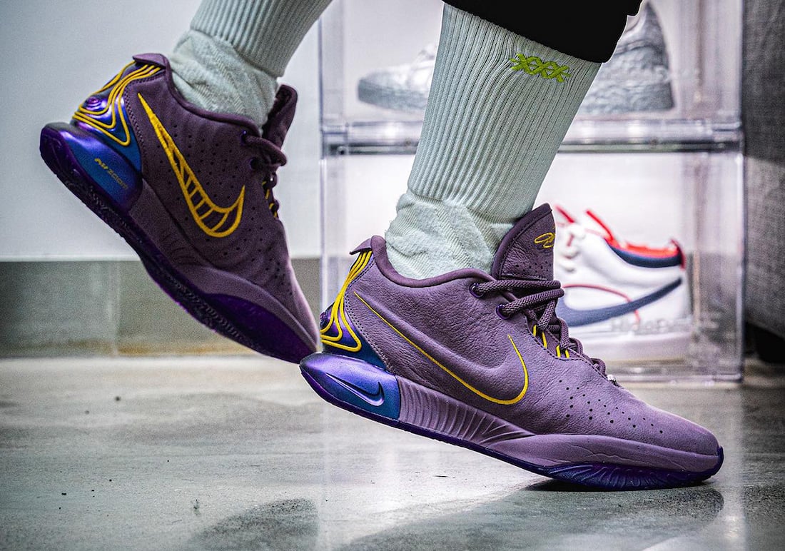 Nike LeBron 21 Violet Dust FV2345-500 On-Feet