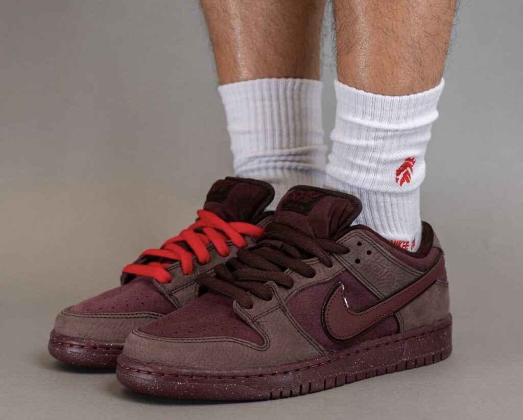 Nike SB Dunk Low Valentines Day 2024 FN0619-600 On-Feet