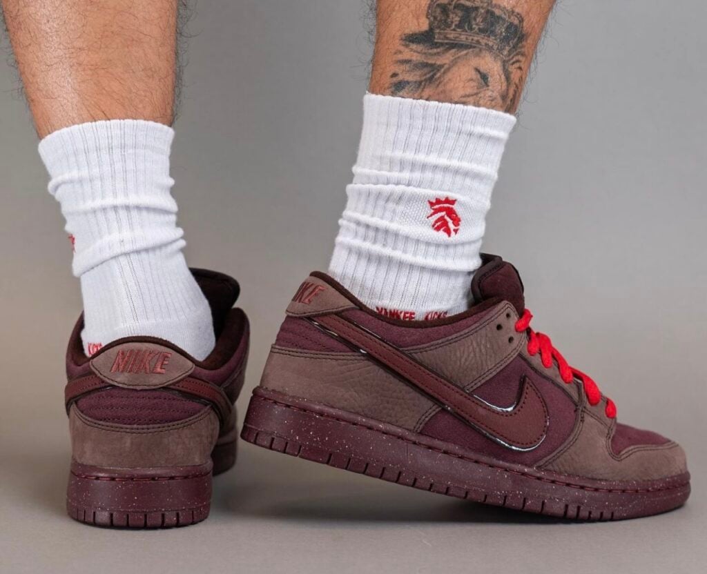 Nike SB Dunk Low Valentines Day 2024 FN0619-600 On-Feet