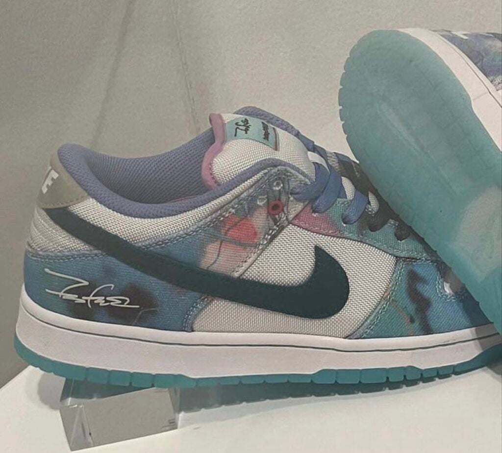 Futura Nike SB Dunk Low 2024