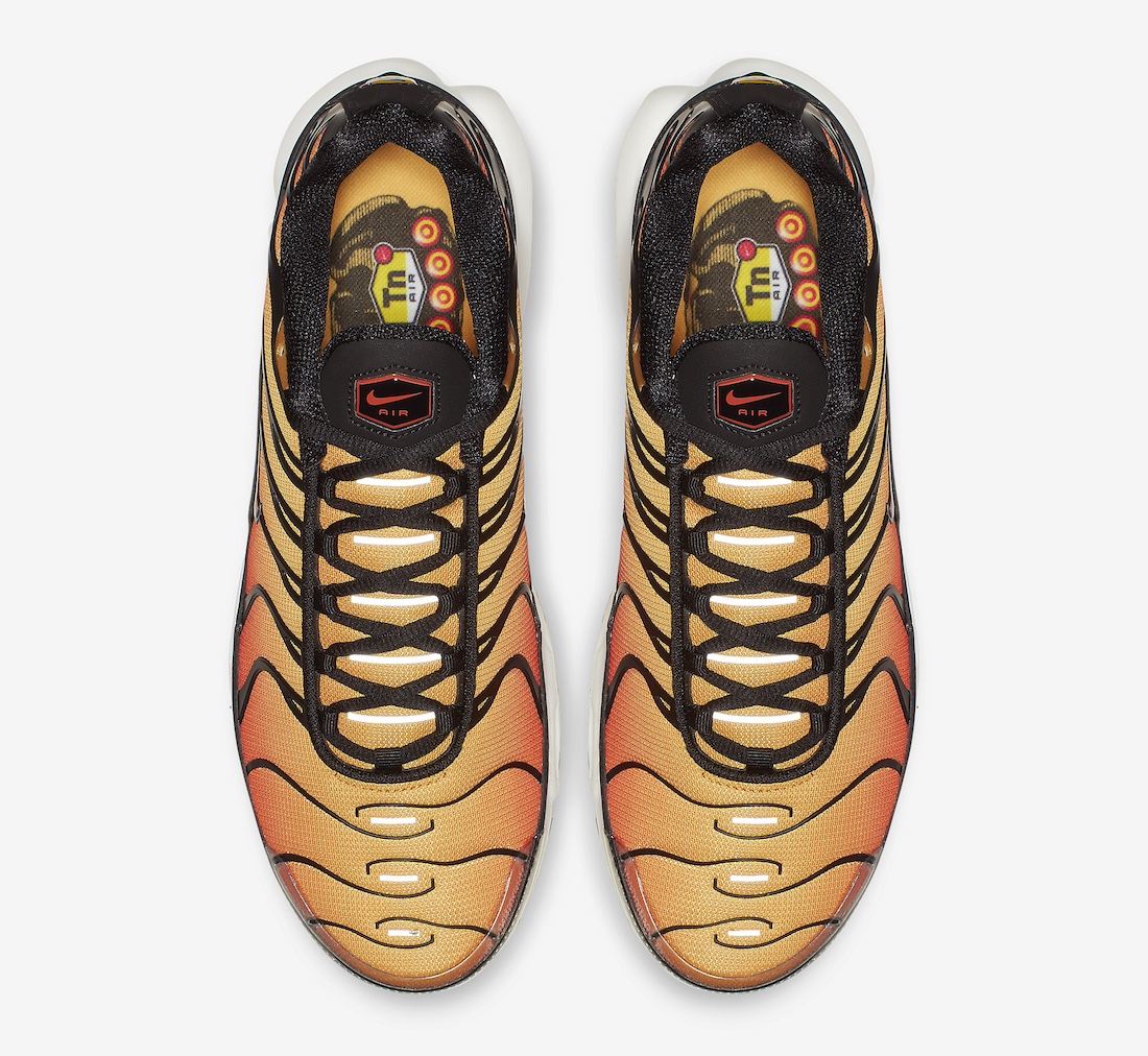 nike air max plus black and white