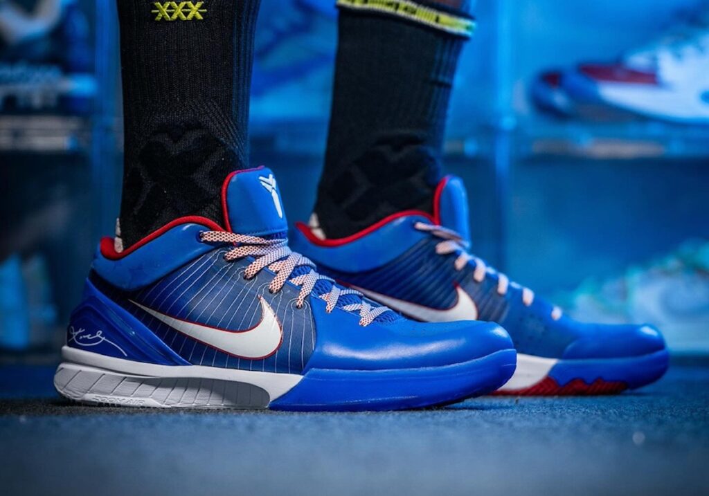 Nike Kobe 4 Protro Philly On-Feet