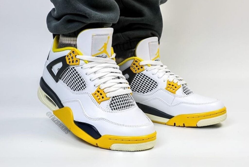 Air Jordan 4 Vivid Sulfur On-Feet AQ9129-101