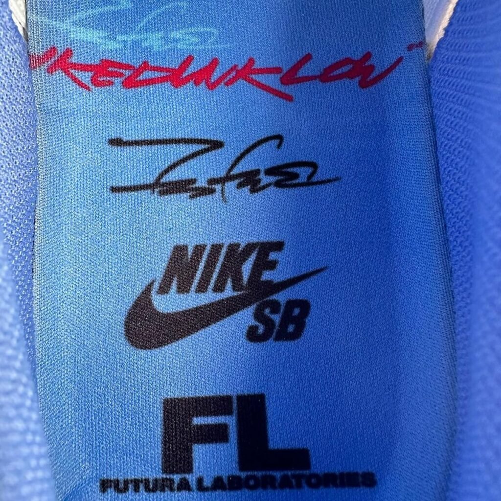 Futura Laboratories Nike SB Dunk Low HF6061-400