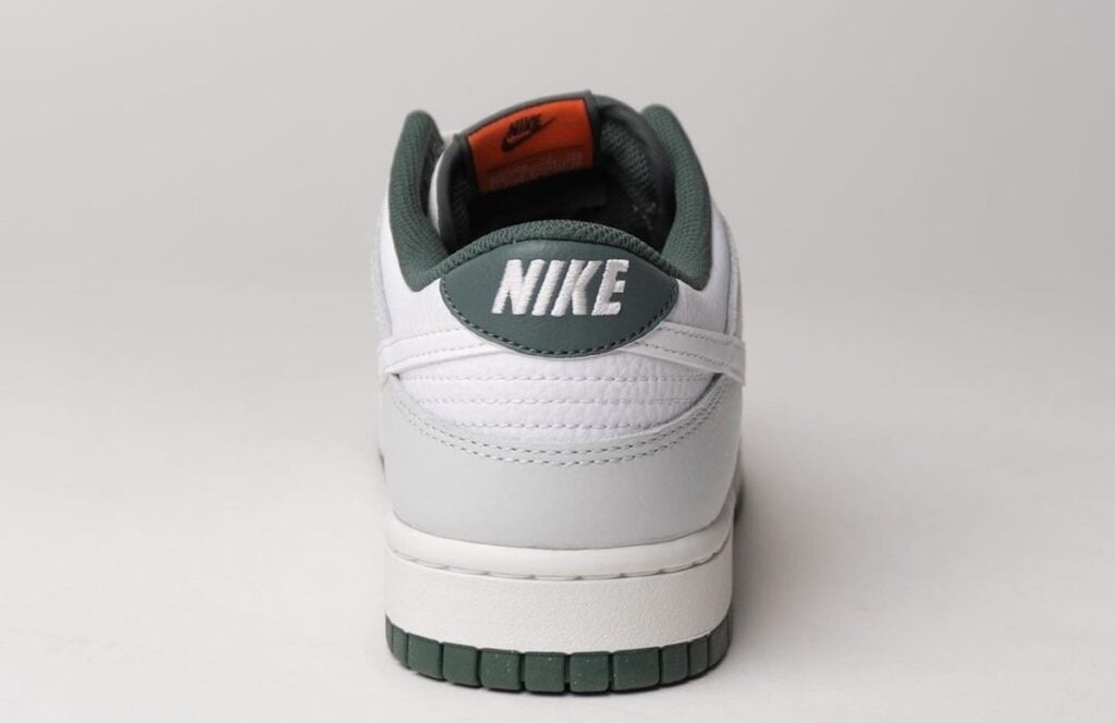 Nike Dunk Low Photon Dust Vintage Green