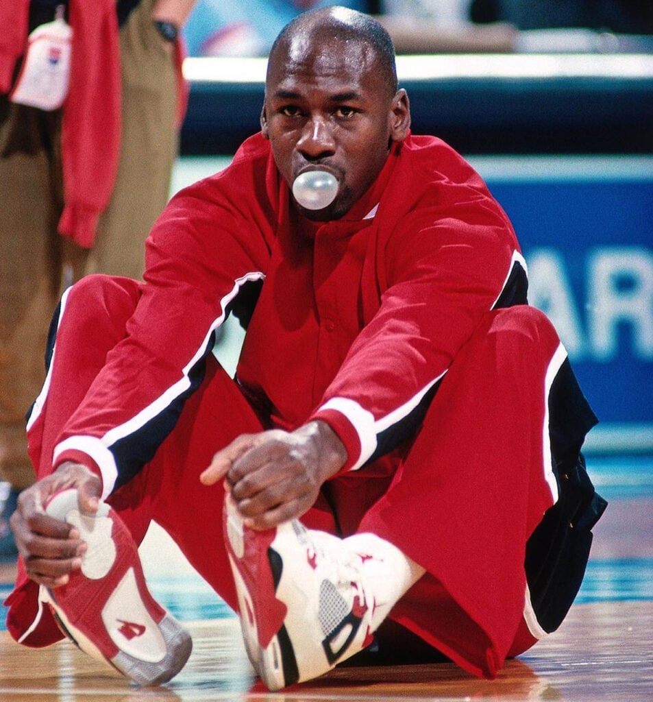 Michael Jordan Air Jordan 4 Fire Red 1989