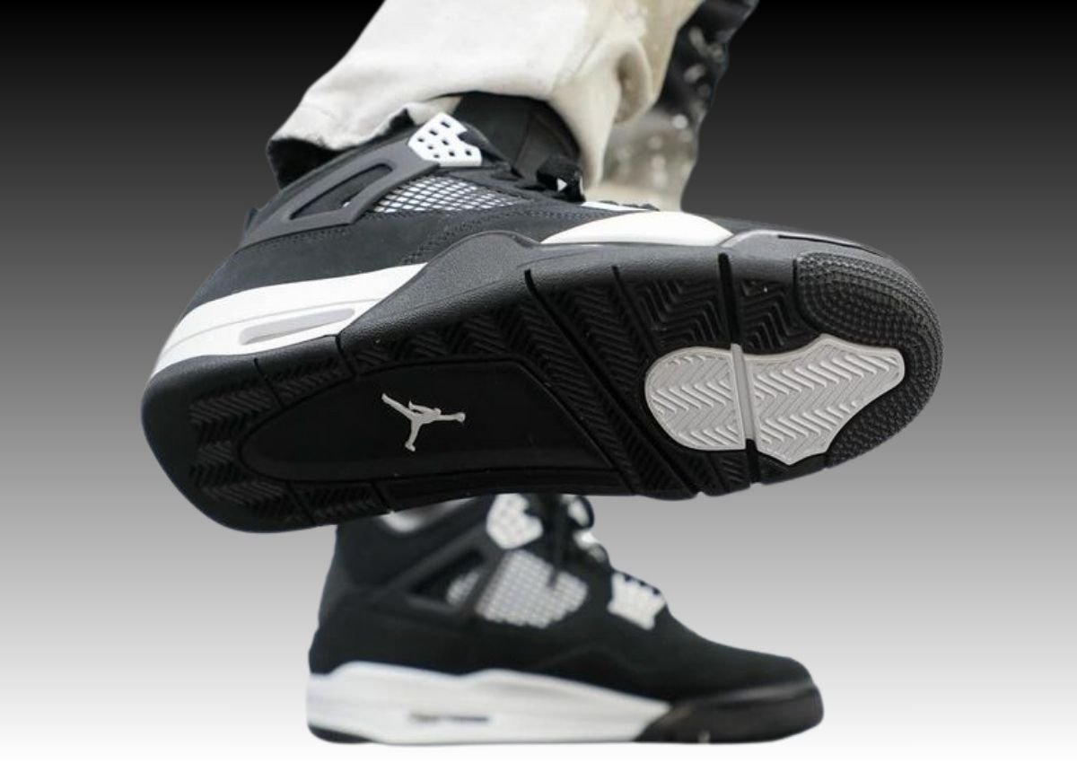 Air Jordan 4 White Thunder FQ8138 001 SneakerFiles air-jordan-4-white-thunder-fq8138-001-sneakerfiles