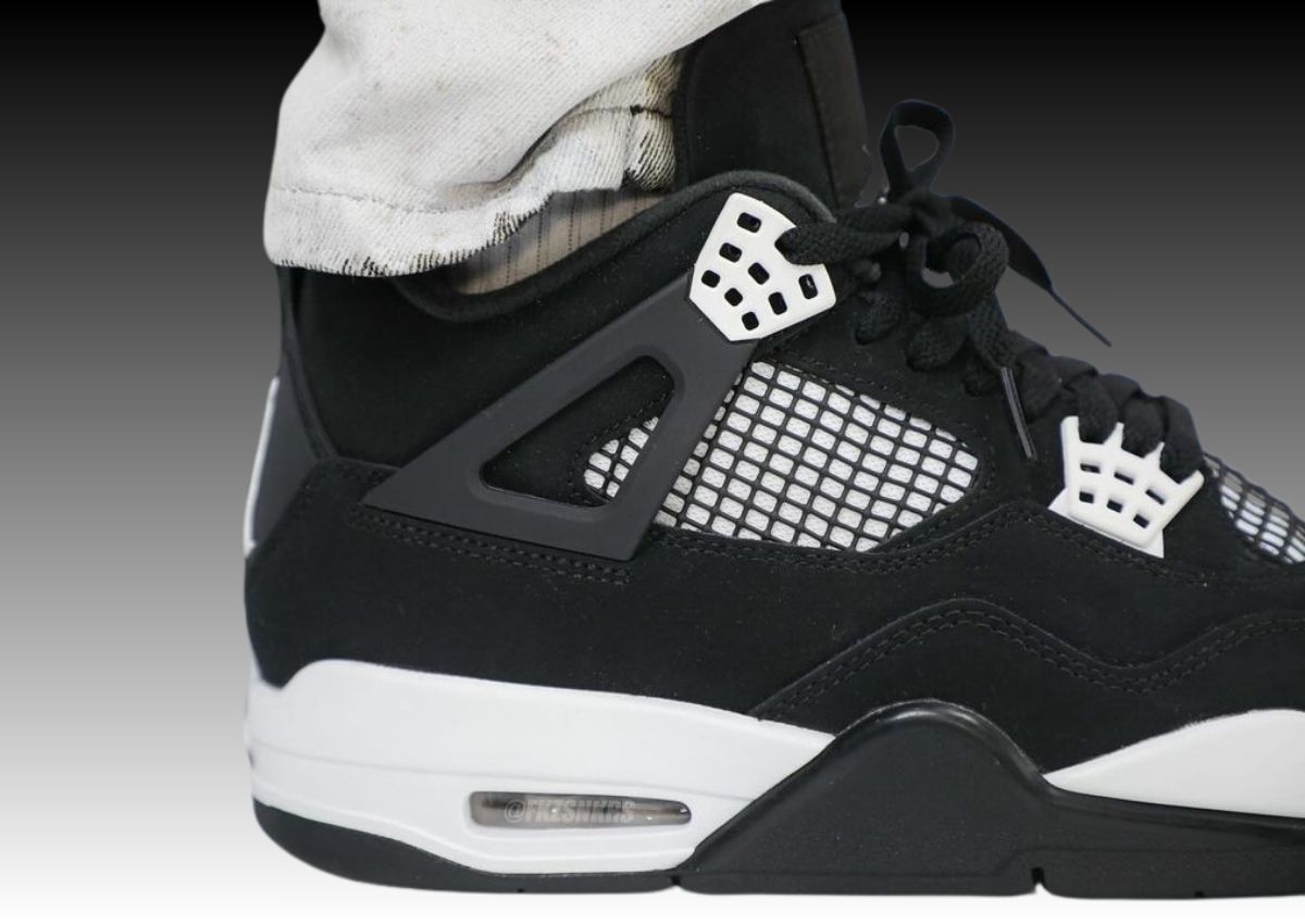Air Jordan 4 White Thunder FQ8138 001 SneakerFiles air-jordan-4-white-thunder-fq8138-001-sneakerfiles