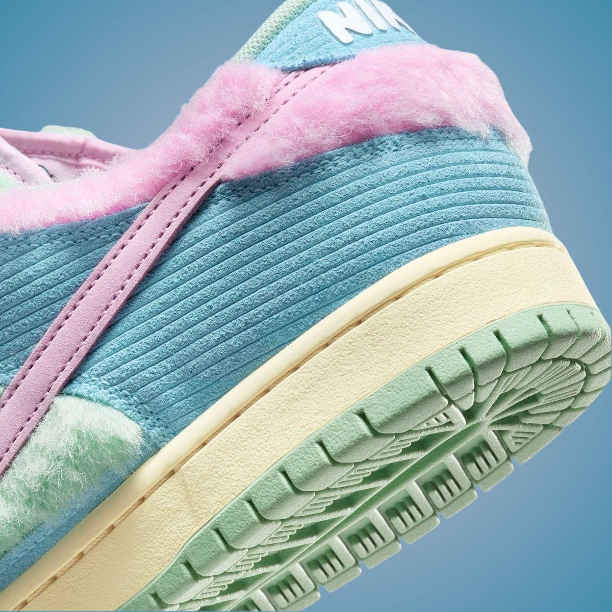 verdy-nike-sb-dunk-low-visty-FN6040-400-