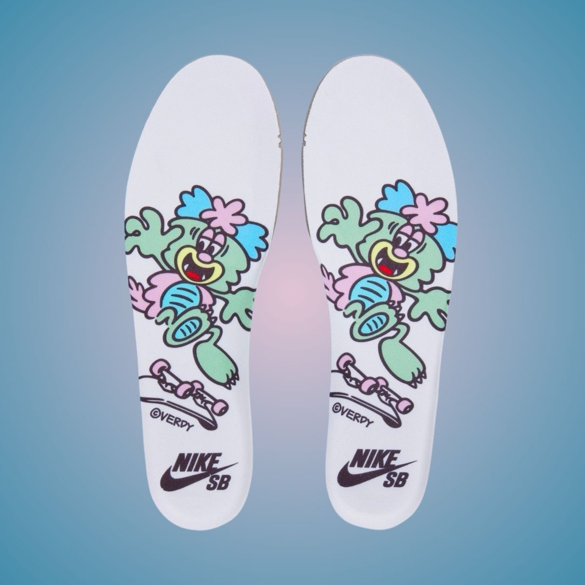 verdy-nike-sb-dunk-low-visty-FN6040-400-