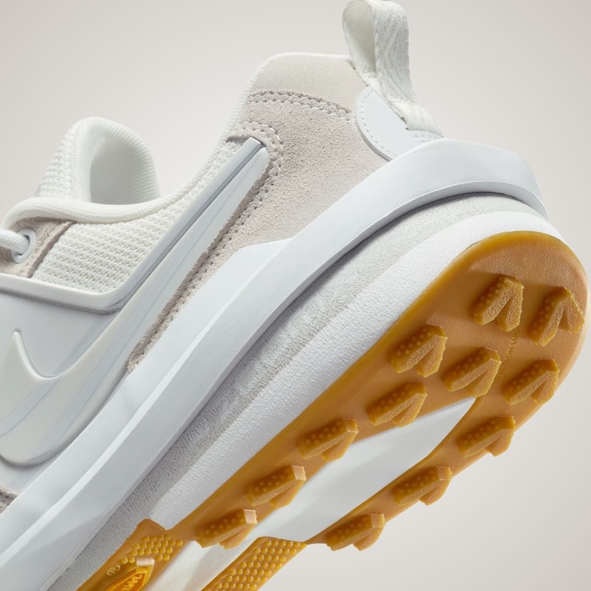 Nike x Sacai Zegamadome SP White main image 1