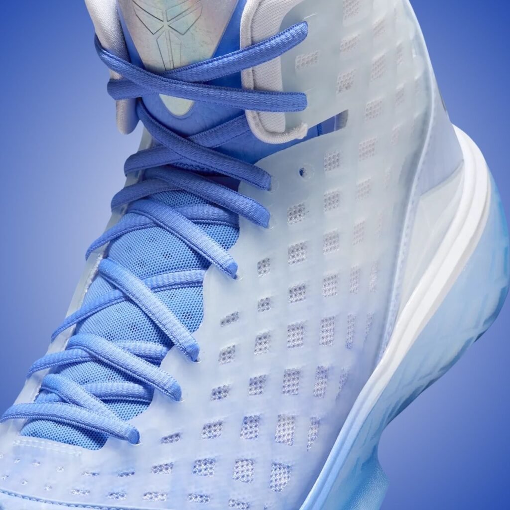 Nike Kobe 3 Protro Christmas IQ5338-400