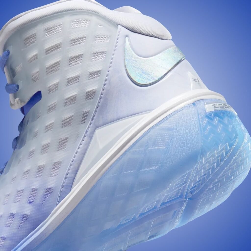 Nike Kobe 3 Protro Christmas IQ5338-400