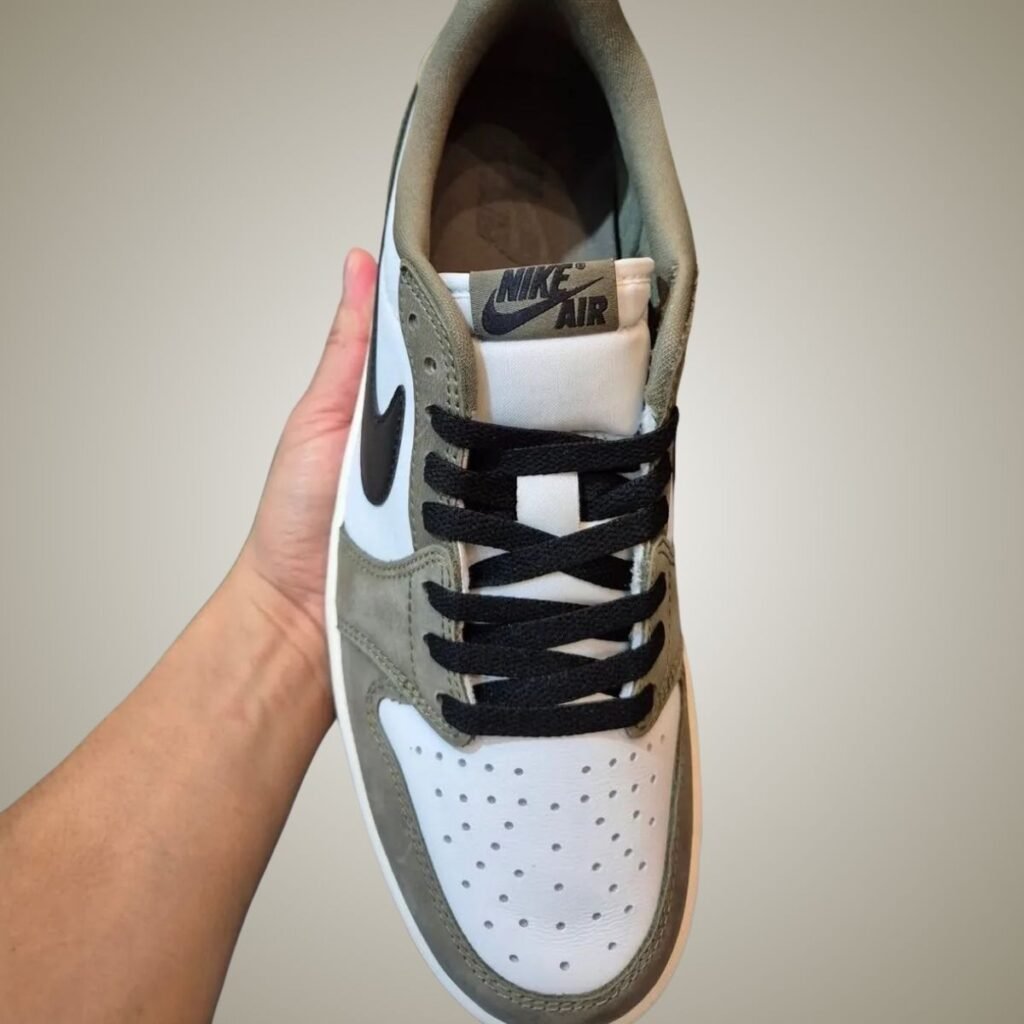 Air Jordan 1 Low OG Medium Olive HQ6998-200 2026
