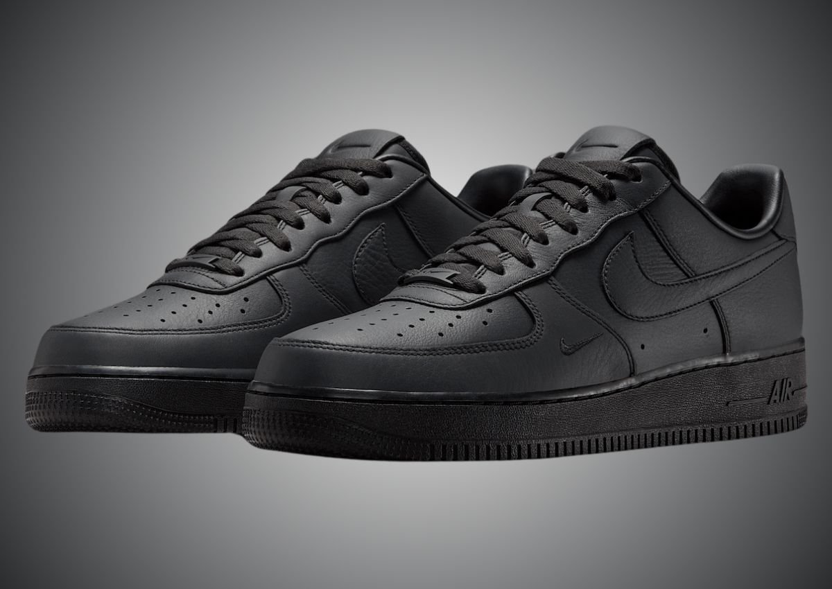 SWOOSH Nike Air Force 1 Low Triple Triple Black HJ9348-001