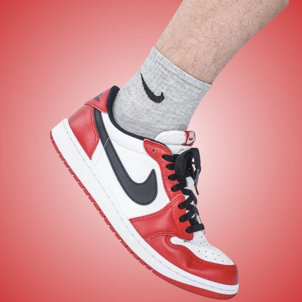 Air Jordan 1 Low OG Chicago Release HQ6998-600 On-Feet