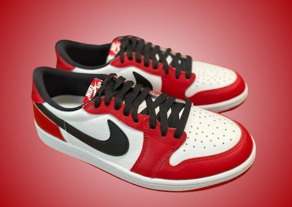 Air Jordan 1 Low OG Chicago