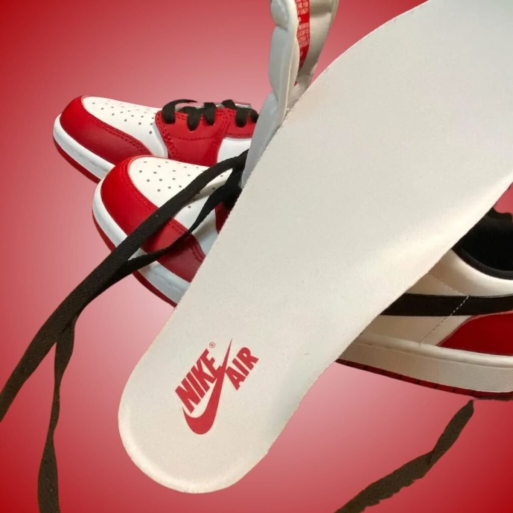 Air Jordan 1 Low OG Chicago