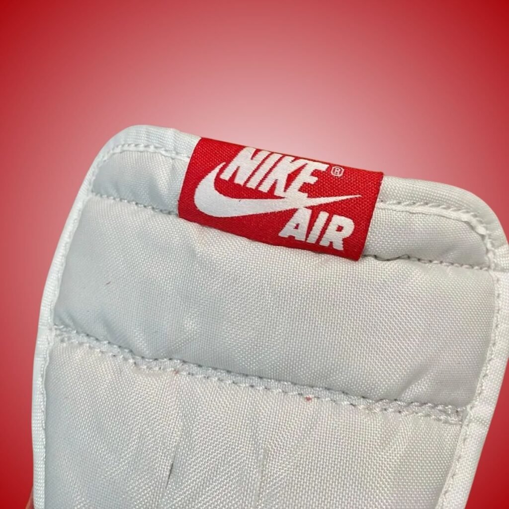 Air Jordan 1 Low OG Chicago