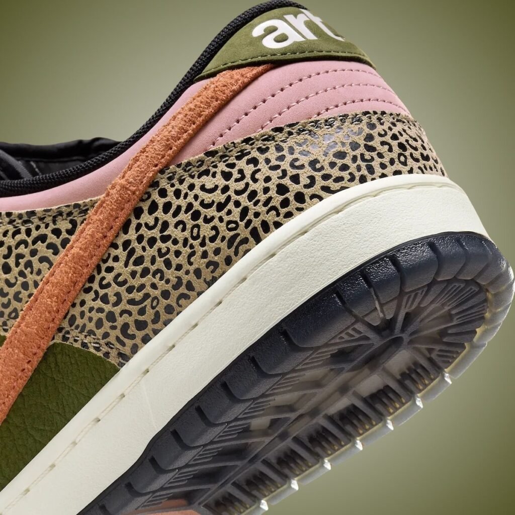 Arts-Rec Nike SB Dunk Low IH3211-200