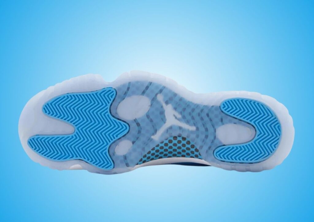 Air Jordan 11 Low White University Blue 2026 FV5104-100