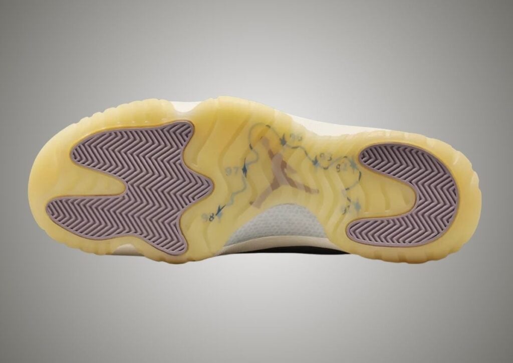 Air Jordan 11 Tokyo 2026 IQ3459-072