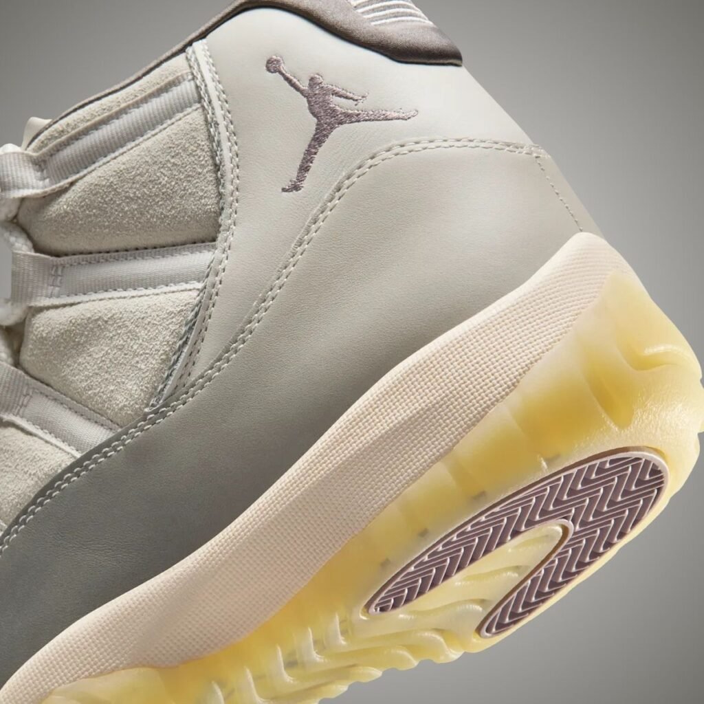 Air Jordan 11 Tokyo 2026 IQ3459-072