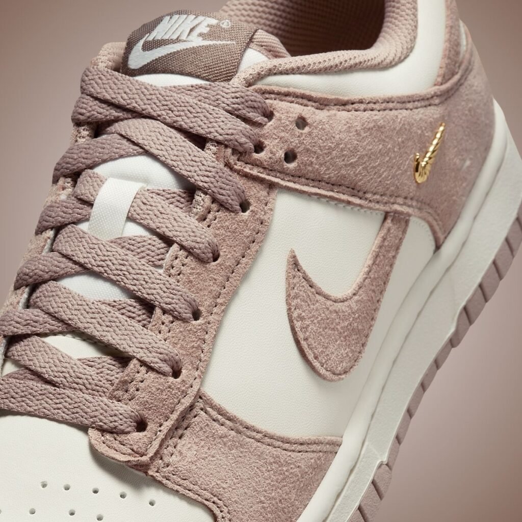 Nike Dunk Low Mini Swoosh Malt IB4417-105