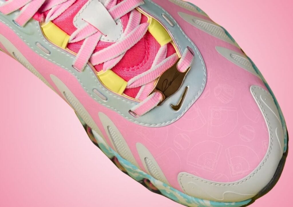 Raegan Scheid Nike Air Max DN8 Doernbecher