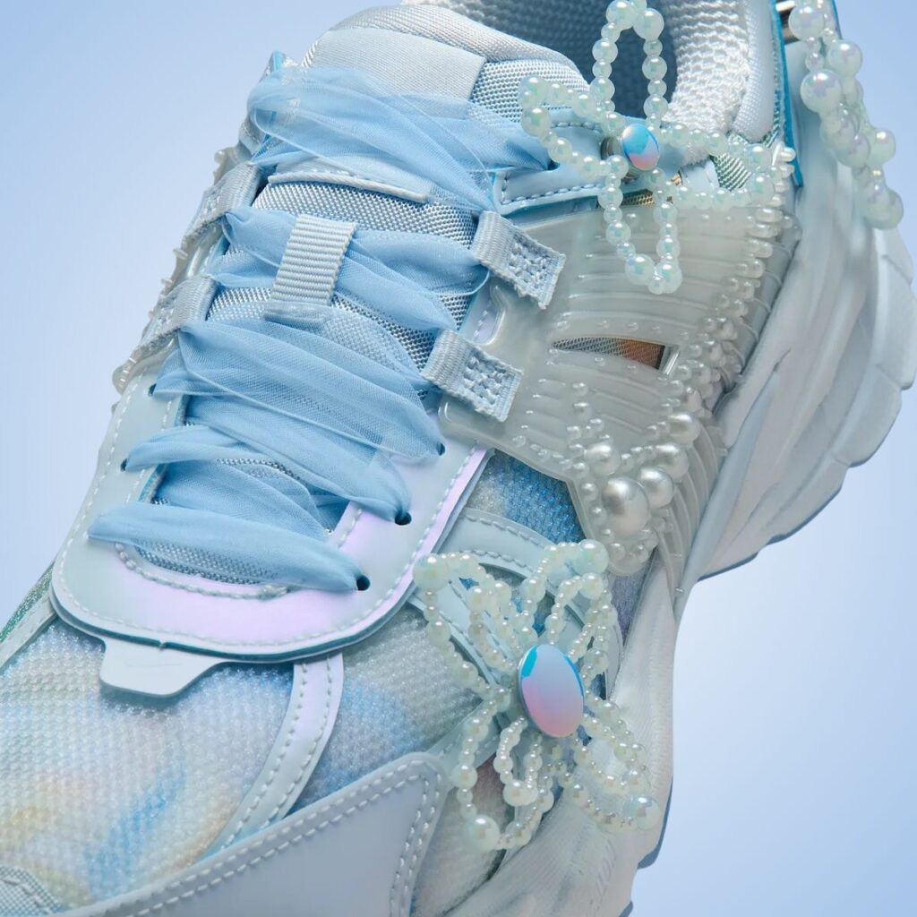 Susan Fang Nike V2K Run IB7426-400