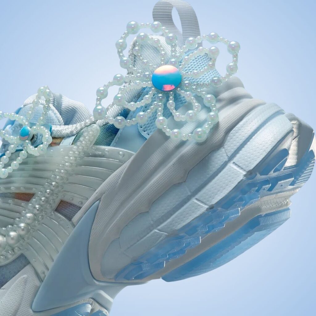 Susan Fang Nike V2K Run IB7426-400