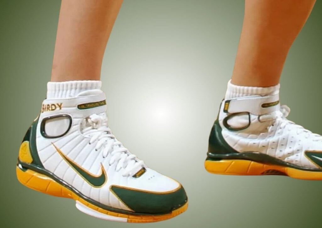 Nike Air Zoom Huarache 2K4 Sue Bird PE IW1884-100 2026
