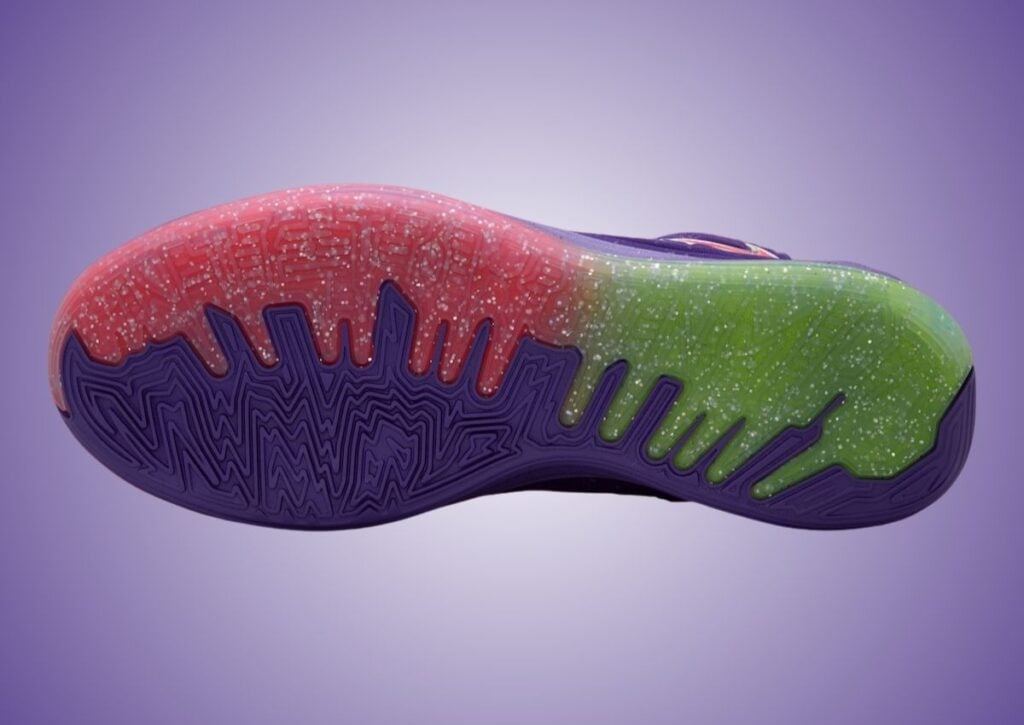 Nike Giannis Freak 7 Snowed In Christmas IH1938-500