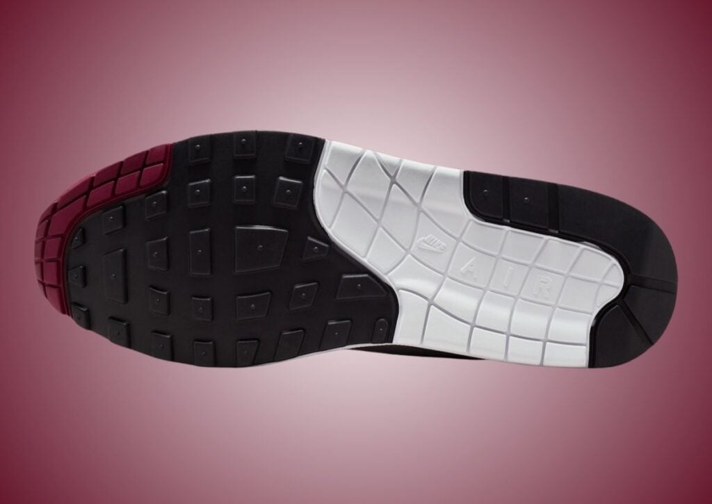 Stranger Things Nike Air Max 1 IM3906-100