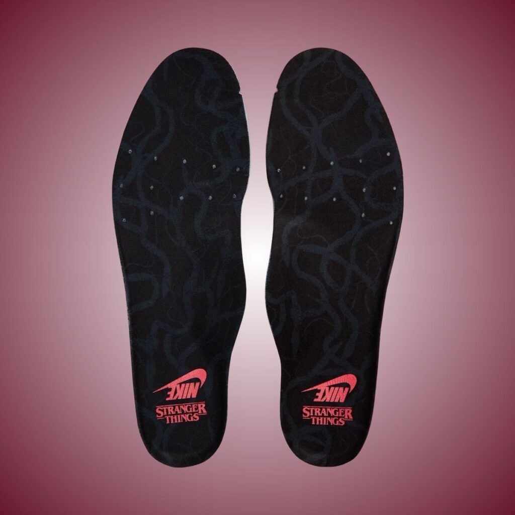 Stranger Things Nike Air Max 1 IM3906-100