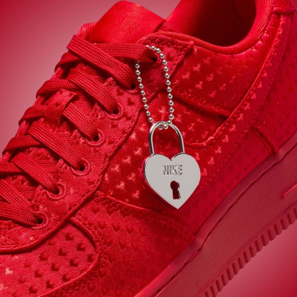 Nike Air Force 1 Low Valentines Day University Red IQ9965-600